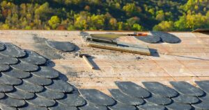 roof, carpenter, roofer-1808936.jpg